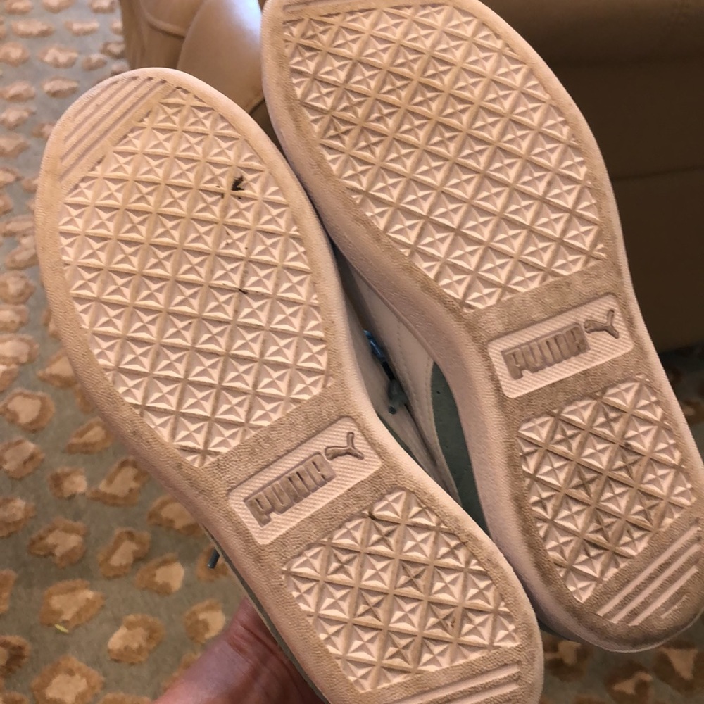 Puma Women's Light Blue Suede Low-Top Sneakers with White Stripe - Picture 3 of 6